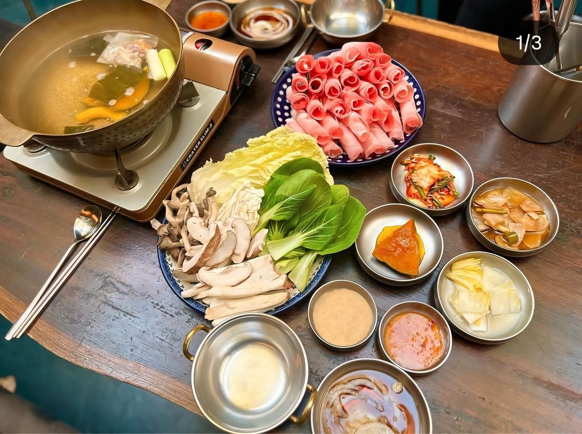 Black pork shabu-shabu — Matissneun Nyeoseokdeul (Comedy TV)