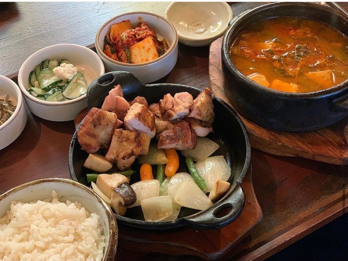 Charcol-broiled boneless Chicken thigh Set — Doma Insadong, a korean restaurant in Insadong Seoul