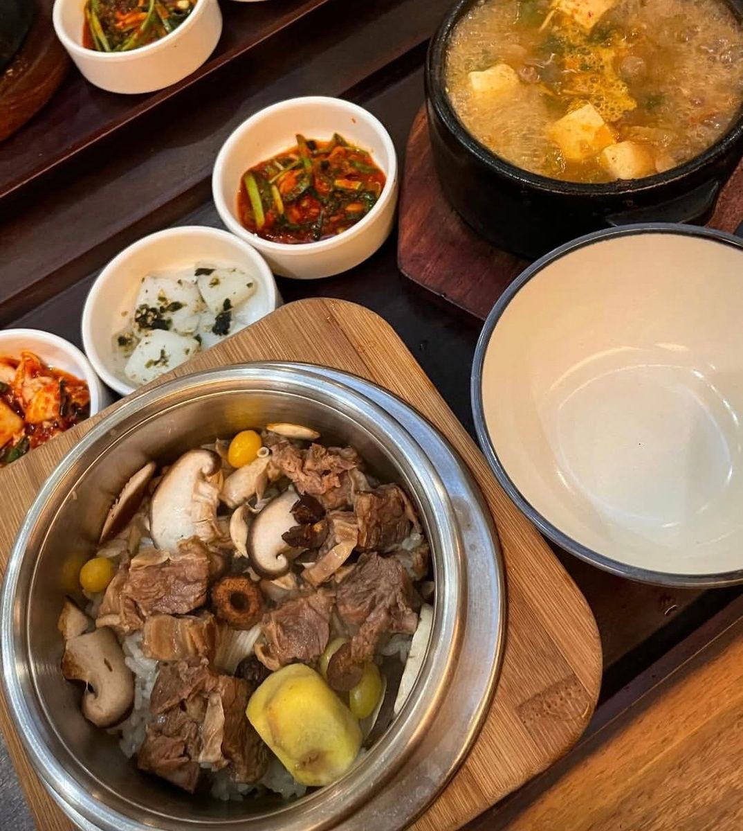 Soybean paste stew and the short-rib sotbap set — MBC Live Today
