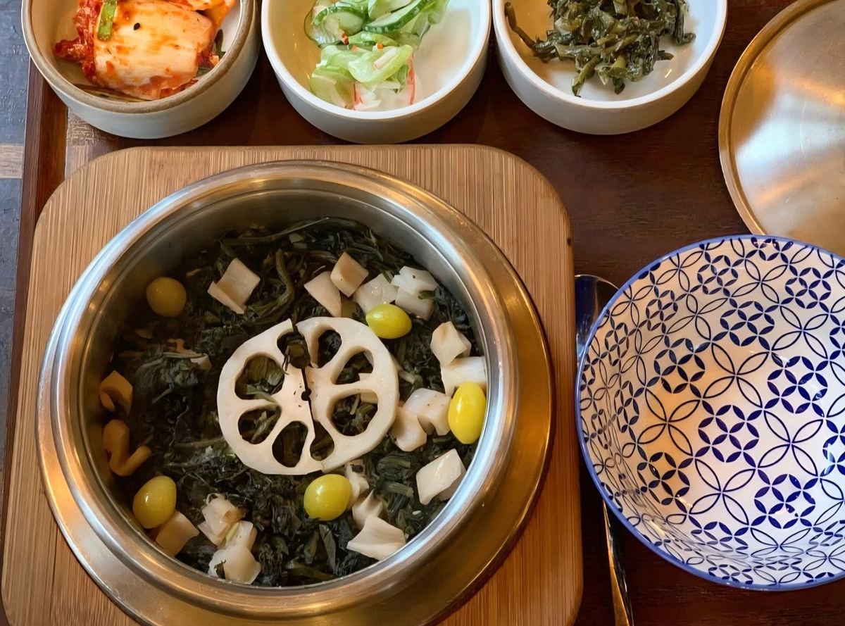 Seasoned Thistle with rice in a hot pot Set — Doma Insadong, a korean restaurant in Insadong Seoul
